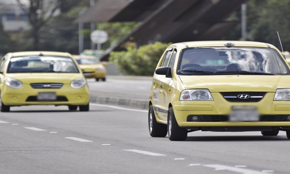 Detienen a joven que violó la cuarentena y se escondió en el baúl de un taxi para ir a ver a su novio