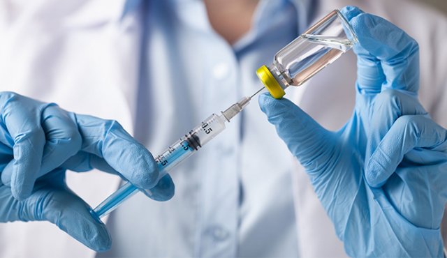 A Córdoba llegarán más de 6.200 vacunas para el personal de salud y adultos mayores