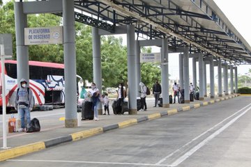 Con ayuda de la Gobernación más de 20 jóvenes estudiantes regresaron a Córdoba en viaje humanitario