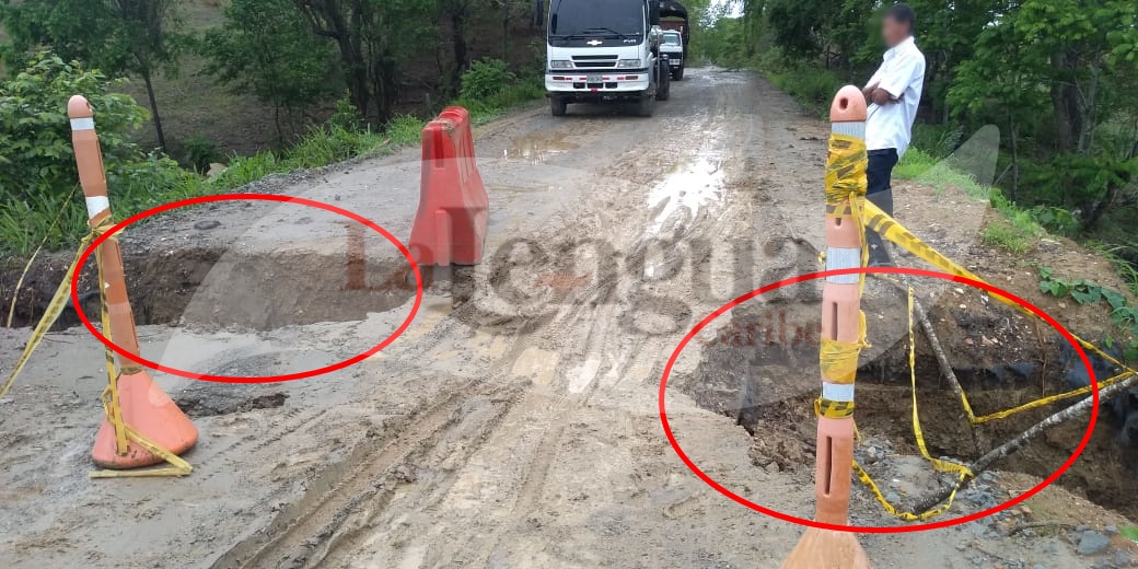 Puerto Escondido incomunicado, corriente de agua destruyó la vía de acceso