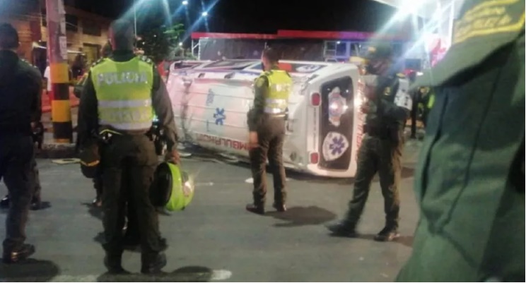 Traficantes camuflaron media tonelada de marihuana en una ambulancia