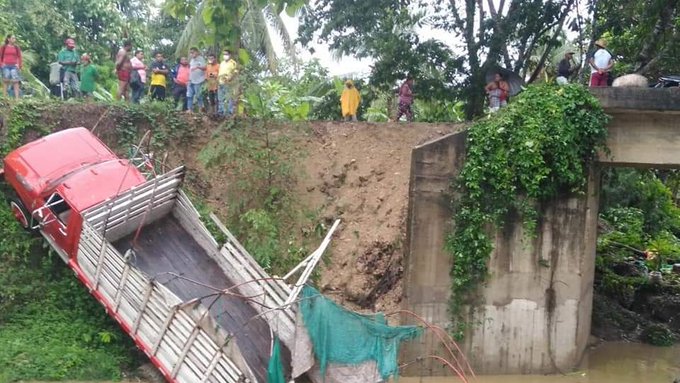 Puente se desplomó en zona rural de Los Córdobas, comunidad exige atención del alcalde