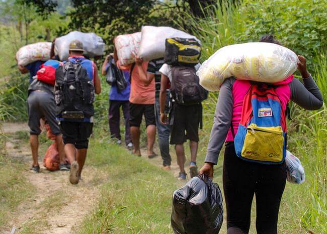 Suspenden a varias empresas de transporte que llevaban a migrantes a la frontera sin las mínimas normas sanitarias