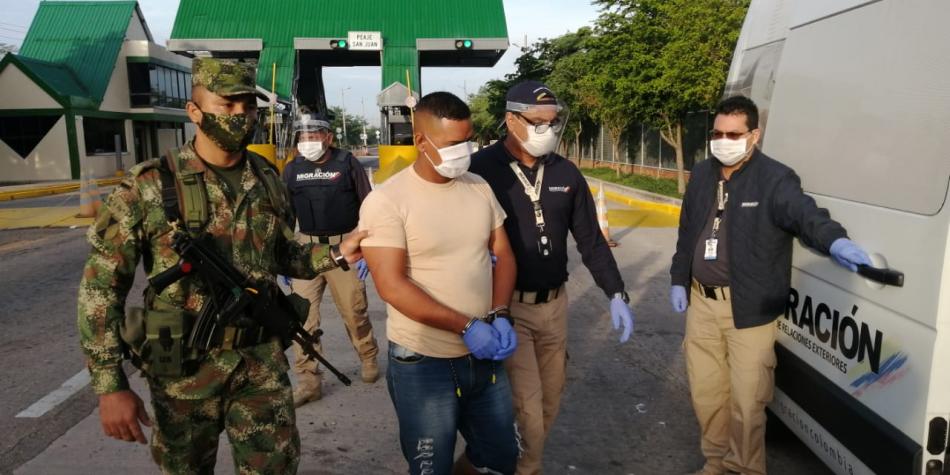 Frenan deportación de militar venezolano que estaba espiando bases militares, será judicializado en el país