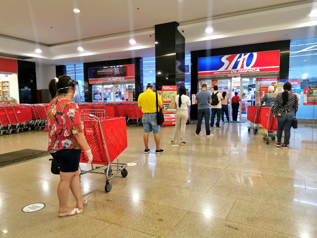 En Montería, más de 22 mil personas circularon en los centros comerciales durante el primer día sin IVA