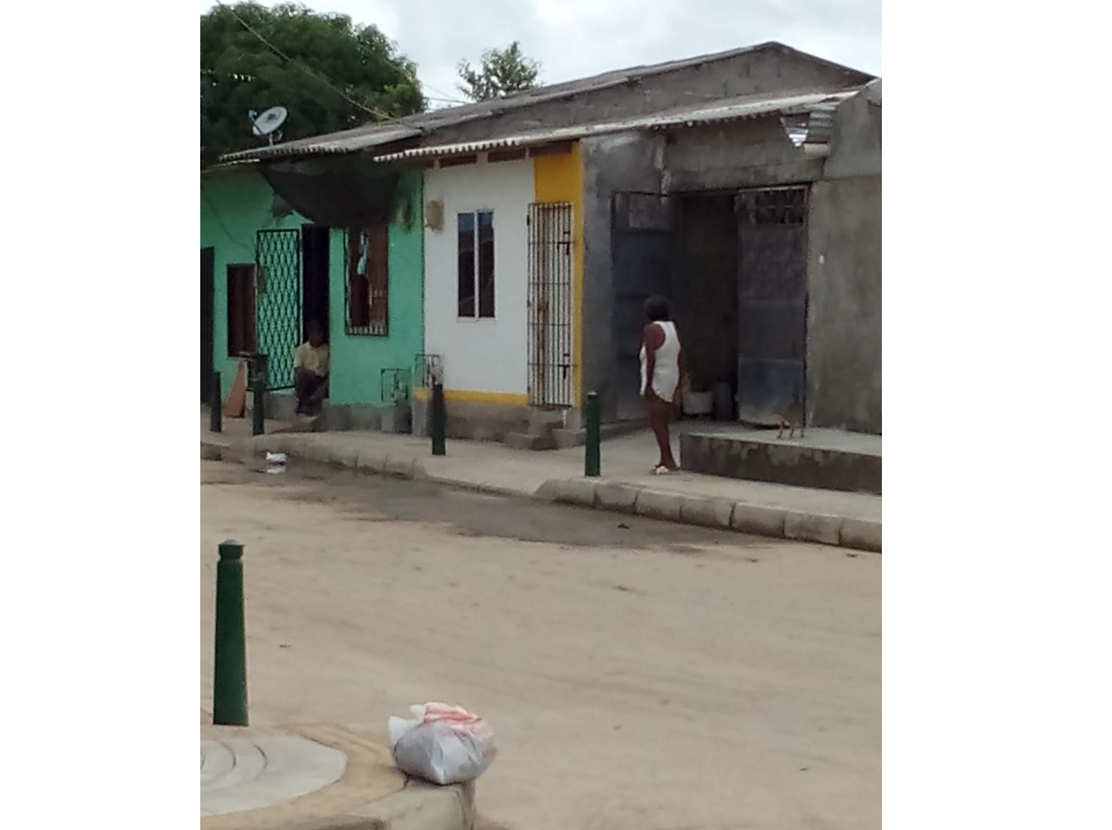 Adulta mayor lleva cuatro días deambulando por las calles del barrio Los Araujos, sur de Montería