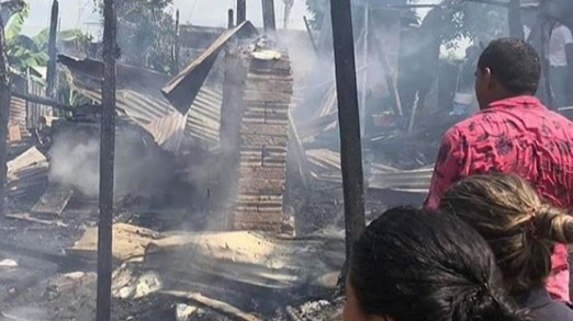 Qué tragedia, numerosa familia lo perdió todo tras incendiarse su vivienda en Puerto Libertador