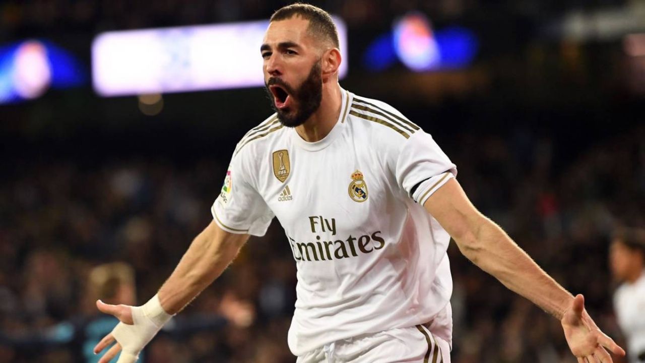 Karim Benzema presume con su auto de 2 mil millones de pesos