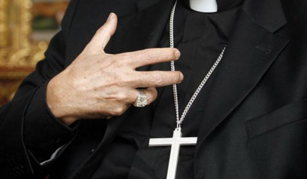 Sacerdote es acusado de ofrecerle dinero a varios jóvenes a cambio de sexo