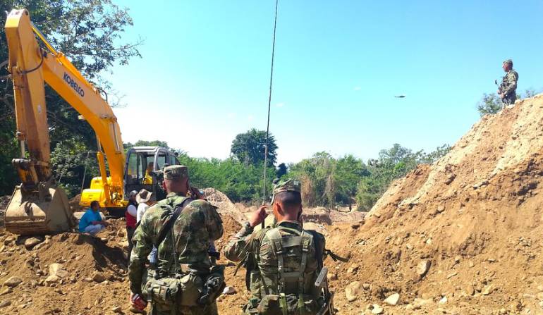 Ejército destruyó unidades ilegales de producción minera de los Caparros