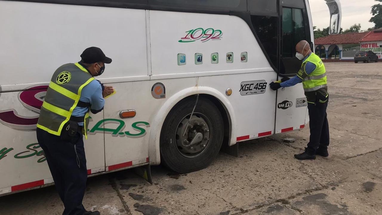 En Sahagún, inmovilizan bus procedente de Bogotá que transportaba 20 personas sin autorización