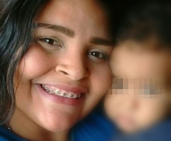 Madre y su hijo de dos años fueron arrollados por un taxi