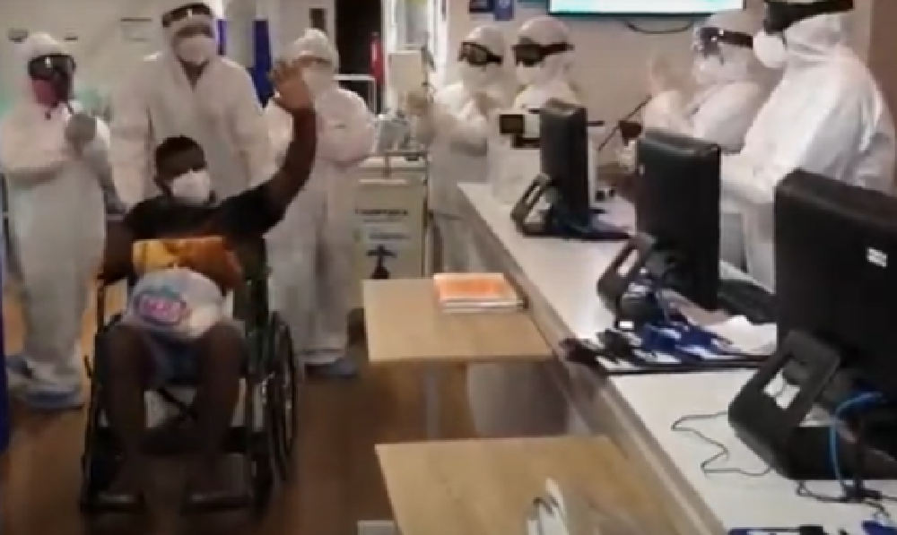 Video: entre aplausos le dieron de alta a recuperado de Covid-19 en el hospital de campaña de Montería