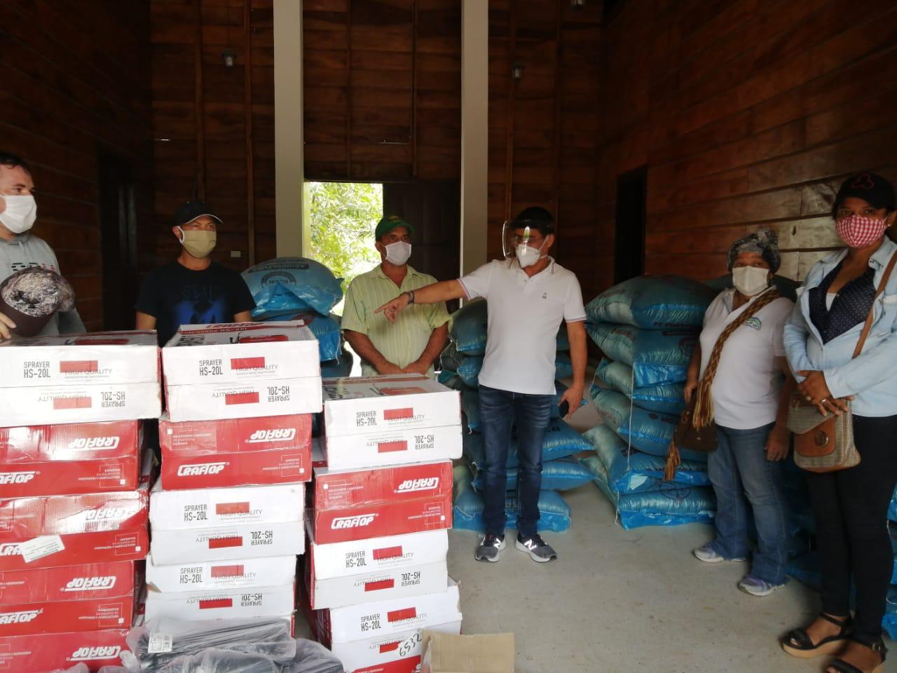 Alcaldía de San Pelayo comprometida con el sector agro, pequeños productos fueron dotados con herramientas