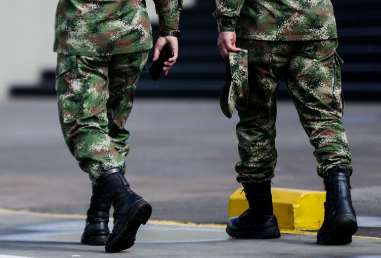 Fiscalía citó a entrevista a cuatro coroneles y dos mayores del Ejército por escándalo de ‘perfilamientos’