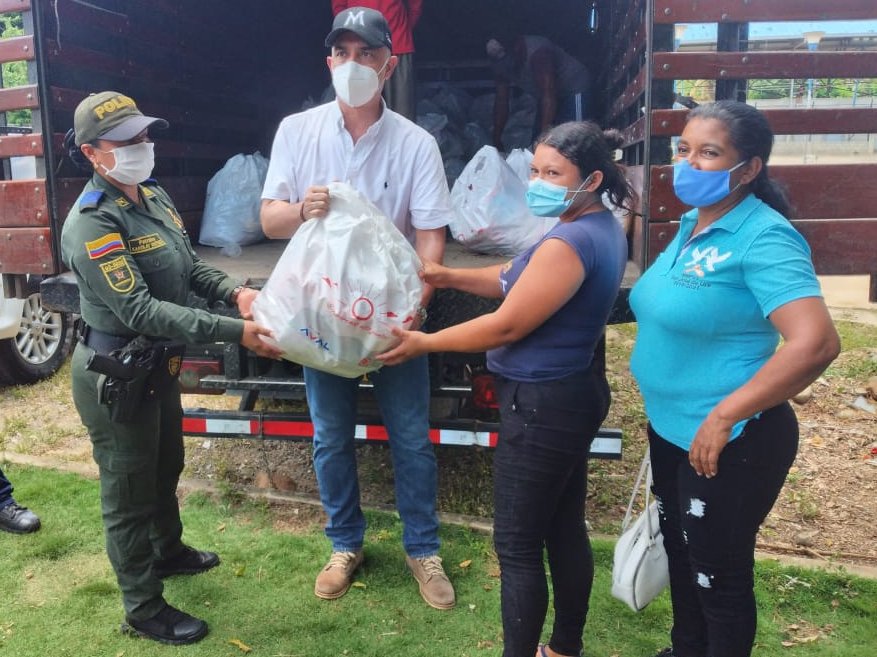 Entregaron ayudas humanitarias a desplazados de San José de Uré