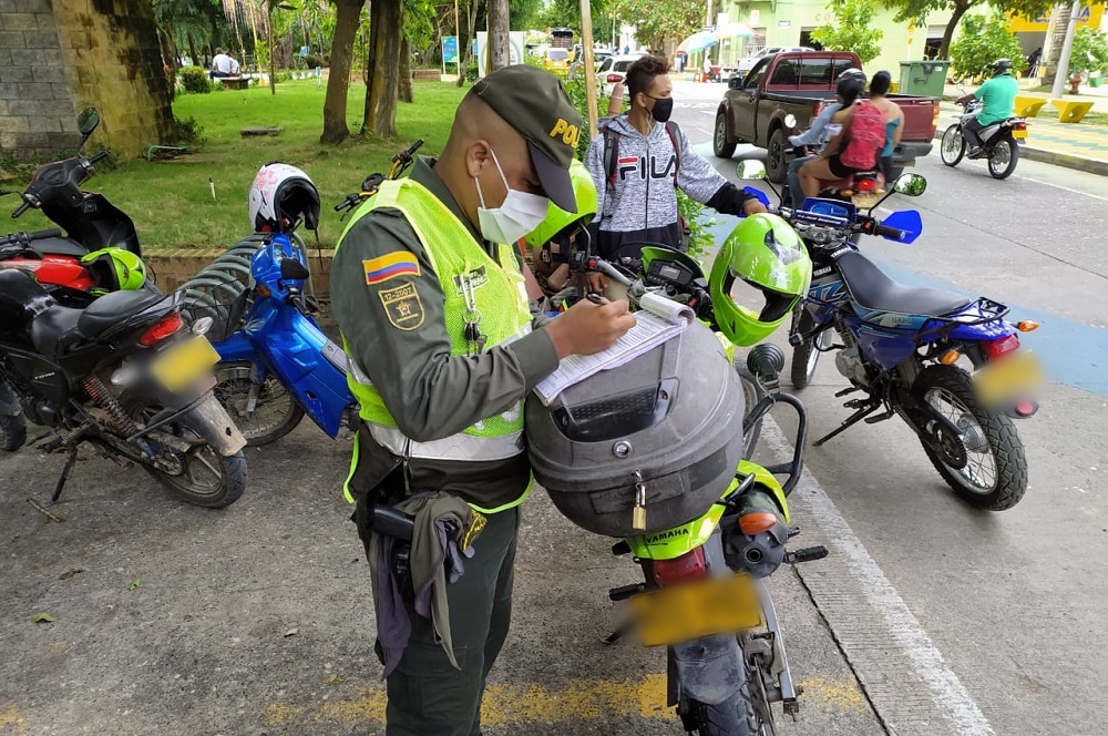 En Montería, ayer sancionaron a más de 100 personas por violar el pico y cédula