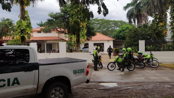 Amordazaron al vigilante y envenenaron al perro: delincuentes robaron en una casa en El Recreo