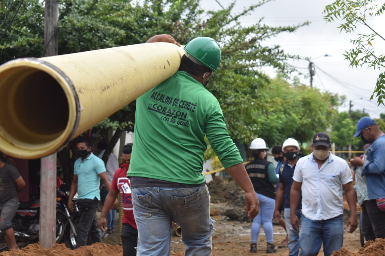 Buena noticia para los cereteanos, inician obras de construcción de redes de alcantarillado en seis barrios del municipio