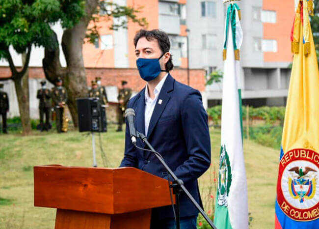 “Donde veamos una fiesta les vamos a cortar la energía a esa casa”: alcalde de Medellín