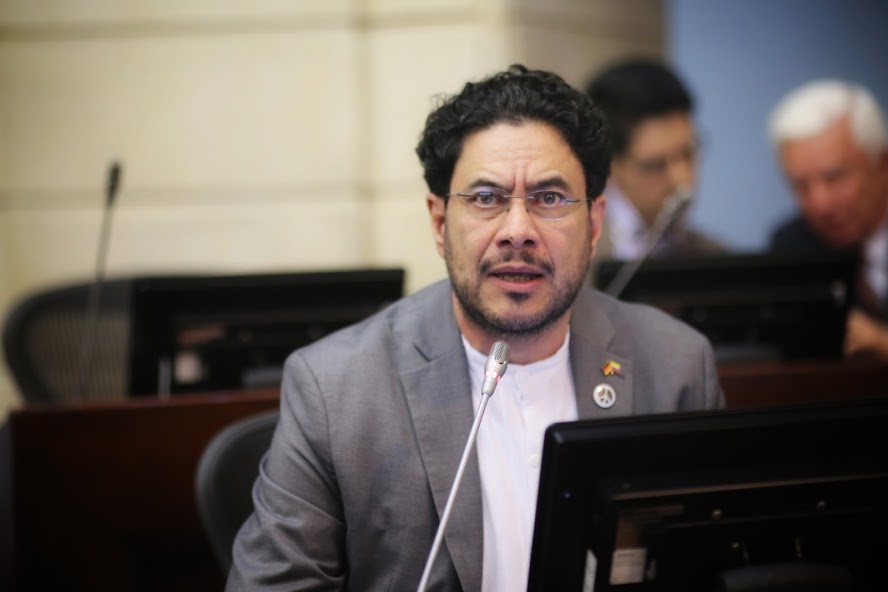 Senador Iván Cepeda denunció que han incrementado amenazas de muerte contra él y su familia