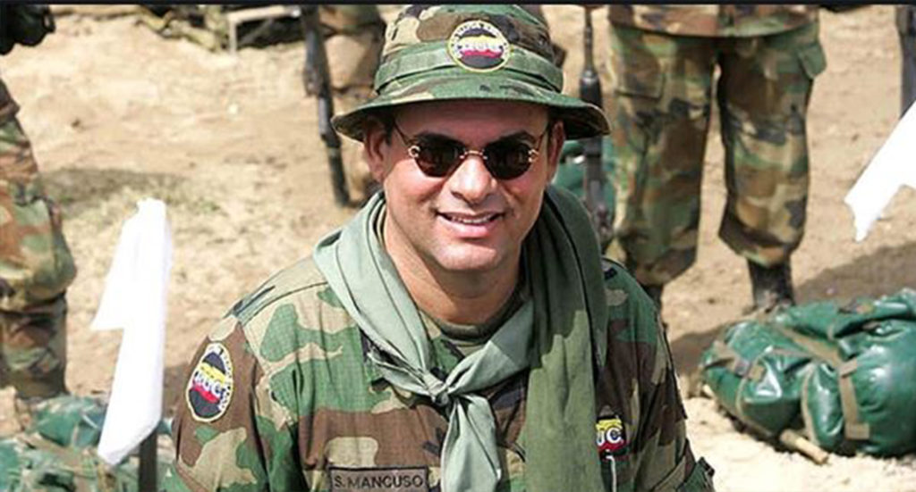 Salvatore Mancuso tiene dos solicitudes de extradición vigentes para Colombia