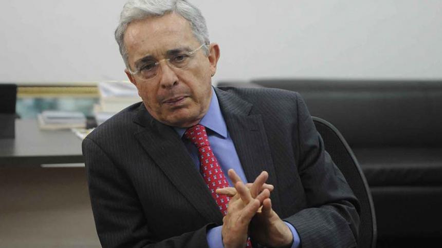Abogado de Uribe formalizó solicitud de traslado del caso a la Fiscalía
