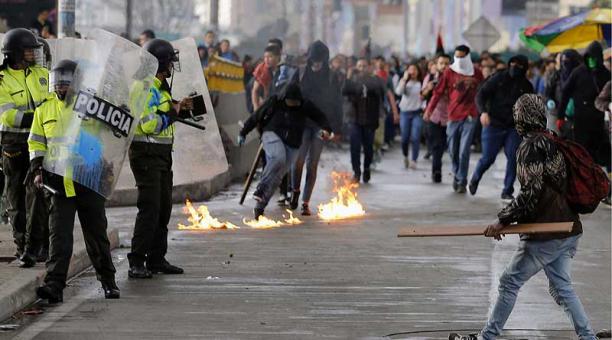 Al menos 65 policías serán investigados por abusos de autoridad durante las protestas