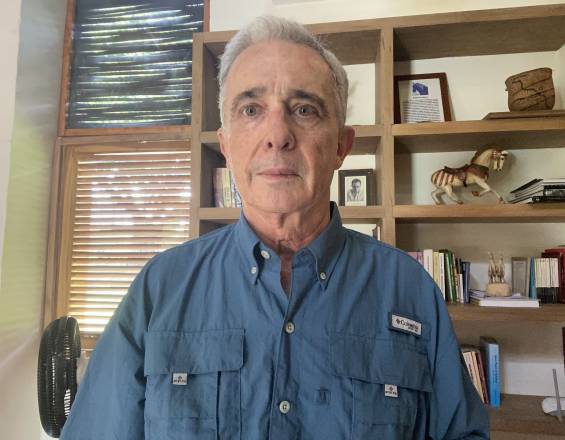 El miércoles se definirá si el expresidente Álvaro Uribe quedará en libertad