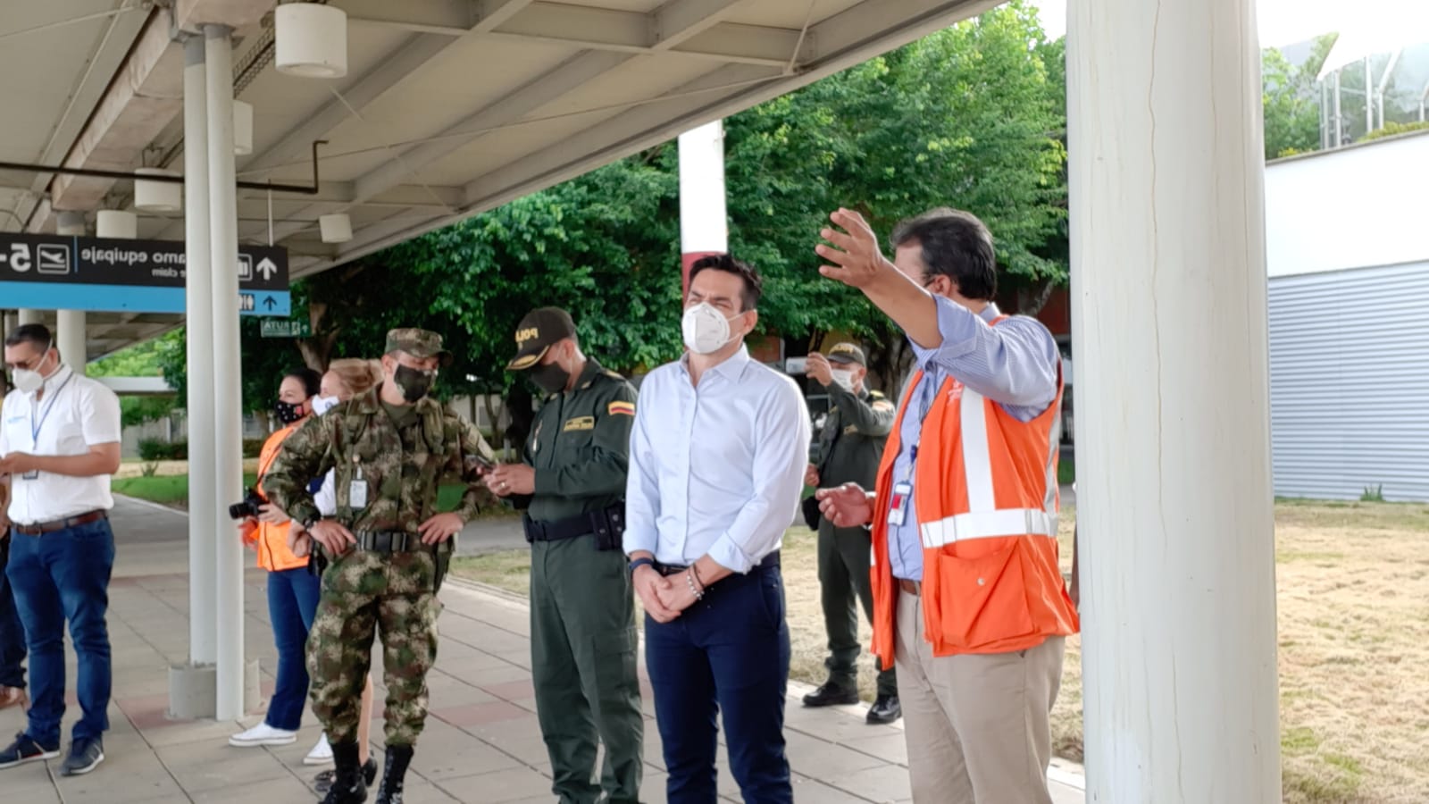 Ordosgoitia verificó protocolos de bioseguridad en el aeropuerto Los Garzones