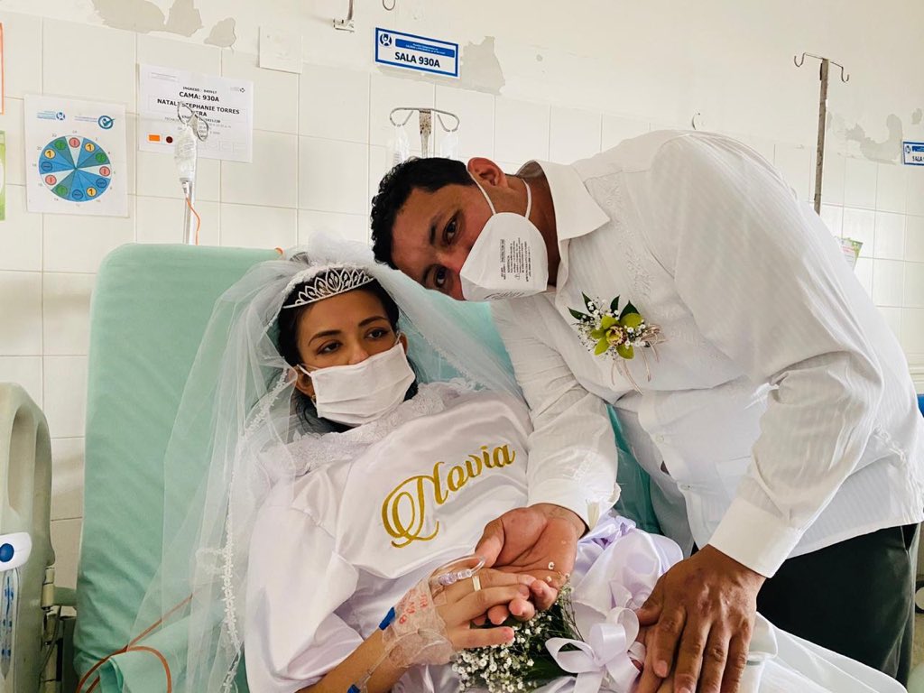 Mujer con cáncer se casó en un hospital y murió a los dos días