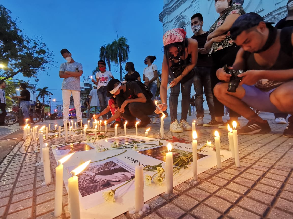 Protesta pacífica: Así se vivió el recorrido de la velatón por las calles de Montería