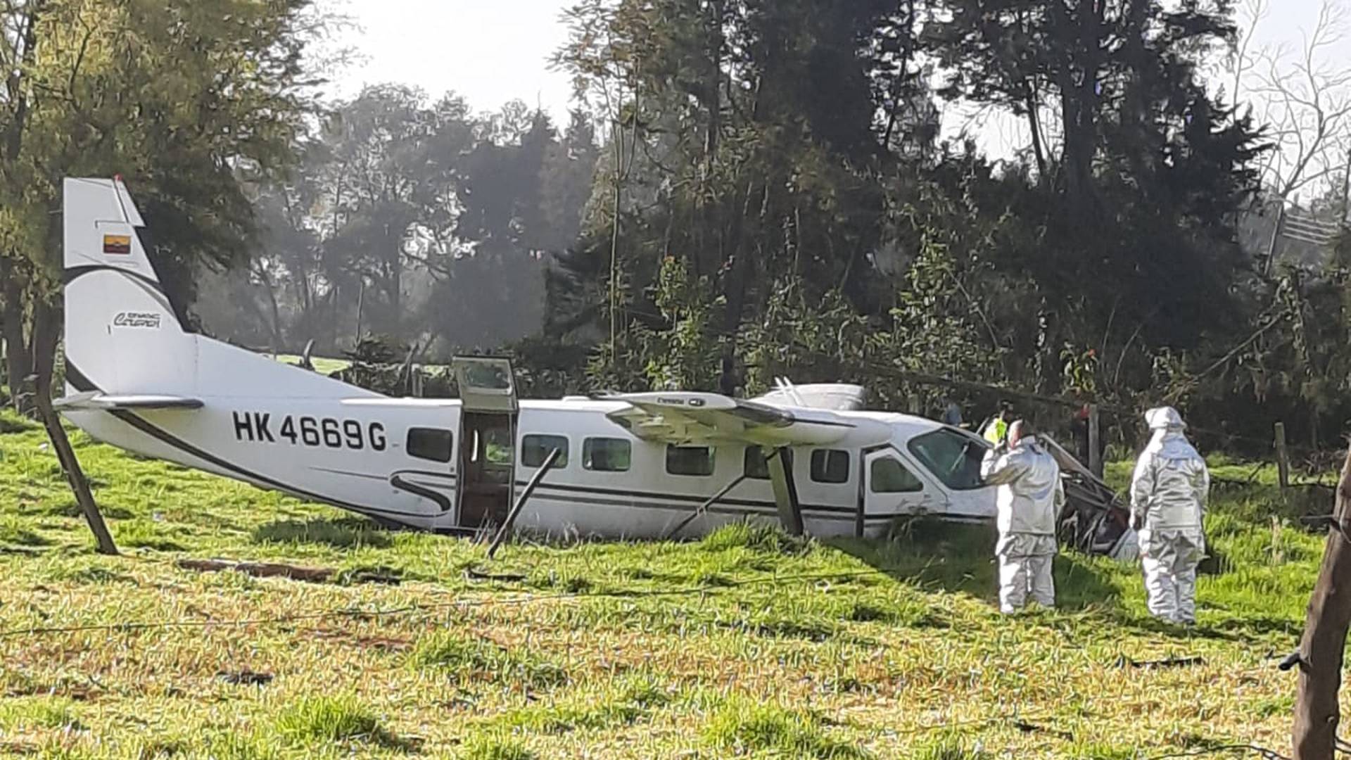 Cuatro heridos dejó caída de avioneta en el norte de Bogotá
