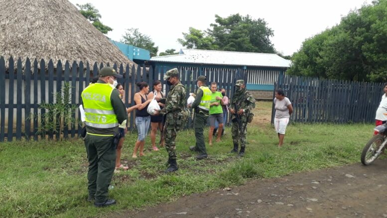 Familias damnificadas por las lluvias En Puerto Escondido recibieron ayudas humanitarias