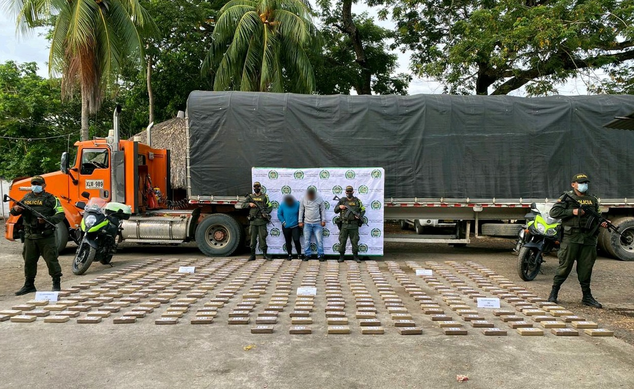 En Córdoba, encuentran caleta de cocaína en un camión