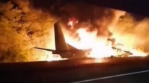 Accidente de avión en Ucrania dejó 26 muertos, la mayoría eran estudiantes de una escuela militar