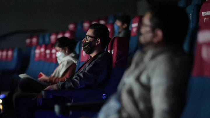 Aprueban protocolos de bioseguridad para cines y teatros, los alimentos solo podrán ser consumidos en los asientos