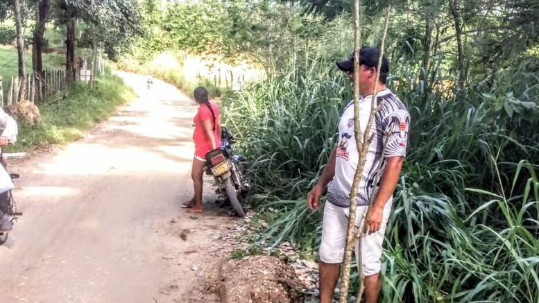 Por mal estado de la vía, mujer embarazada se cayó de una moto en Pueblo Nuevo