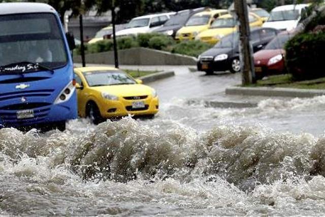 Vendedor de helados murió tras ser arrastrado por un arroyo en Barranquilla