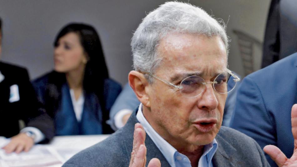 Uribe agradece a Trump y advierte que seguirá luchando por su honorabilidad tras recobrar la libertad