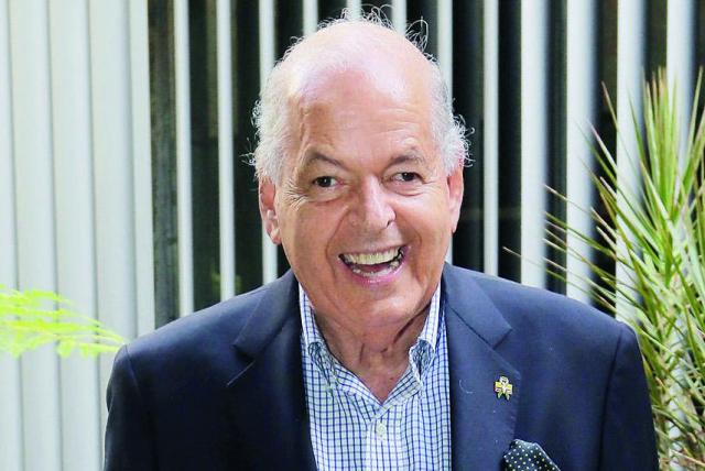 El presidente del Concurso Nacional de la Belleza, Raimundo Angulo, venció el Covid-19