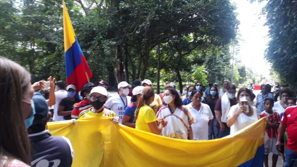 En Montería celebraron la libertad de Uribe: realizaron caravana y sacaron banderas