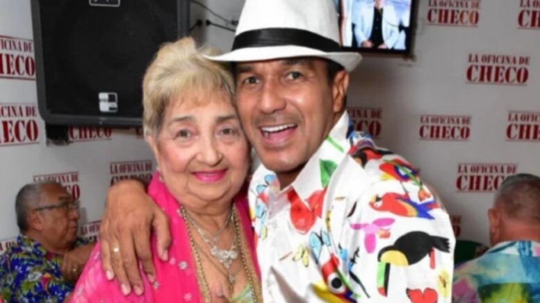 Falleció la mamá del cantante Checo Acosta