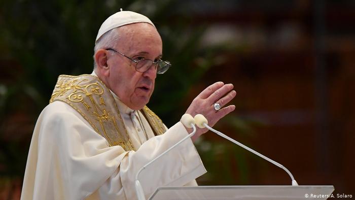 Papa Francisco no podrá oficiar la misa de fin de año por una ciática dolorosa