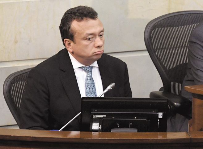 Por orden de la Corte Suprema, capturan al senador Eduardo Pulgar