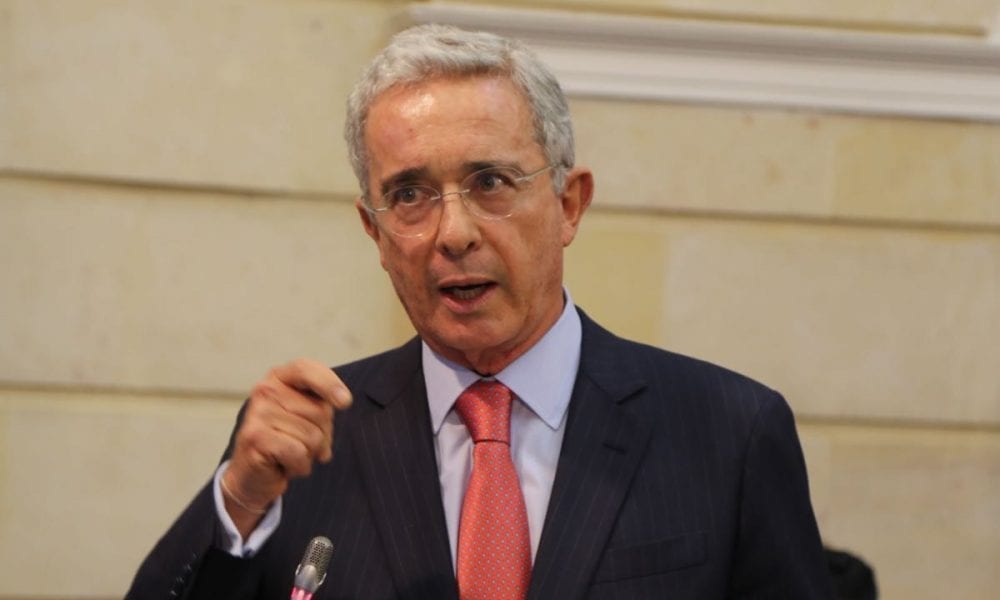 Uribe propone proyecto que reduce la jornada laboral de 48 a 40 horas semanales
