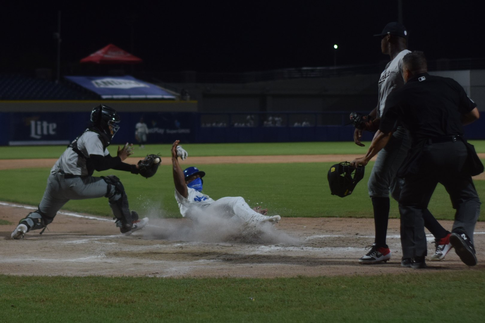 Vaqueros de Montería está imparable, derrotó 5-4 a Gigantes de Barranquilla