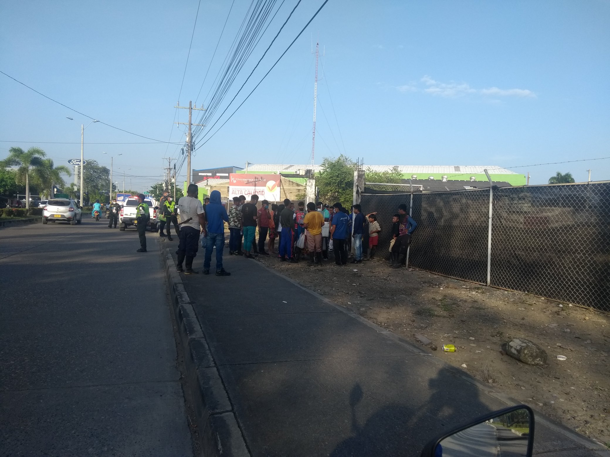 Cerca de 200 indígenas llegaron a Montería reclamando ayudas a la central hidroeléctrica Urrá