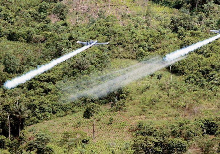 MinJusticia señala que en dos meses reanudaría aspersión aérea con glifosato