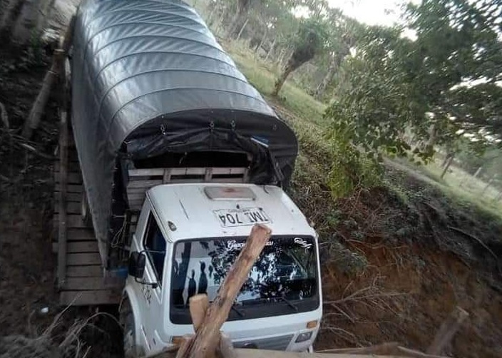 Colapso de puente artesanal en San Pelayo perjudicó a más de 2 mil campesinos
